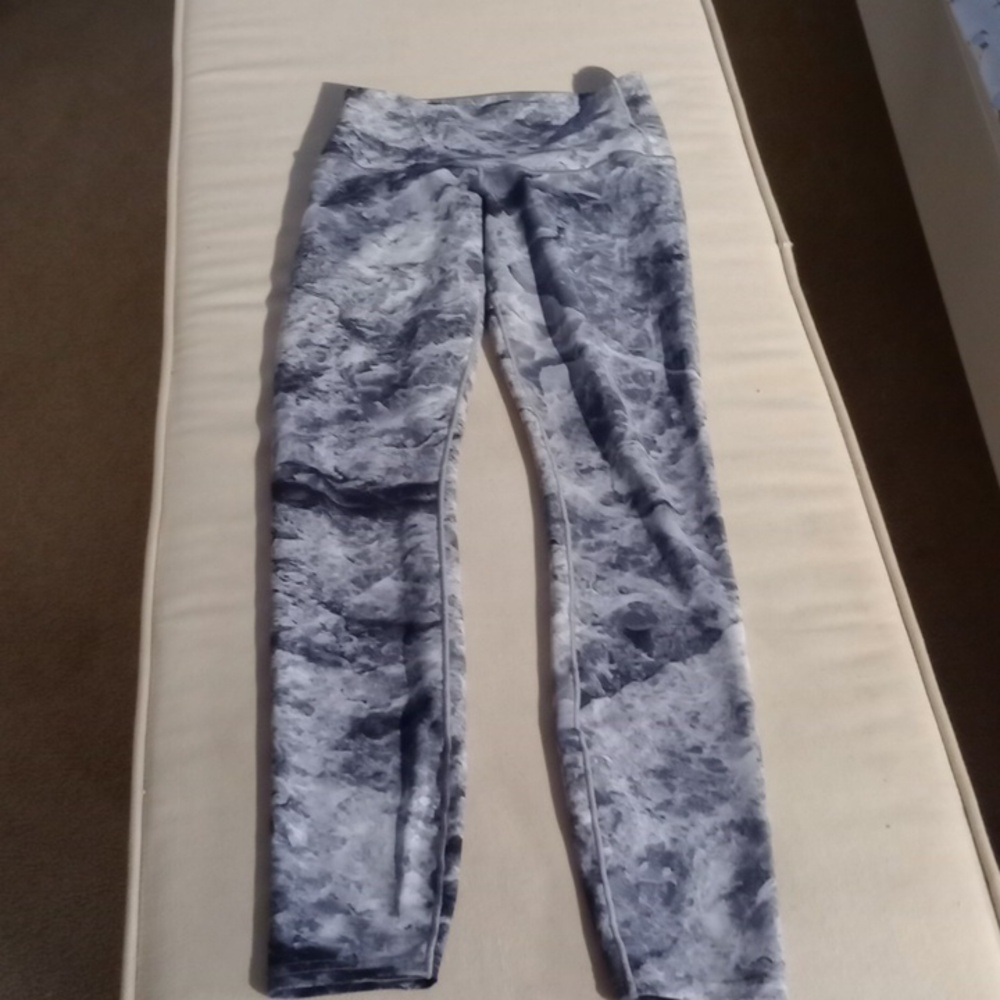 Colorado Threads Grey And White Abstract Tie Dye/ Marble Leggings Size Small
